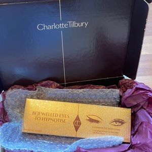 Charlotte Tilbury eyeshadow palette